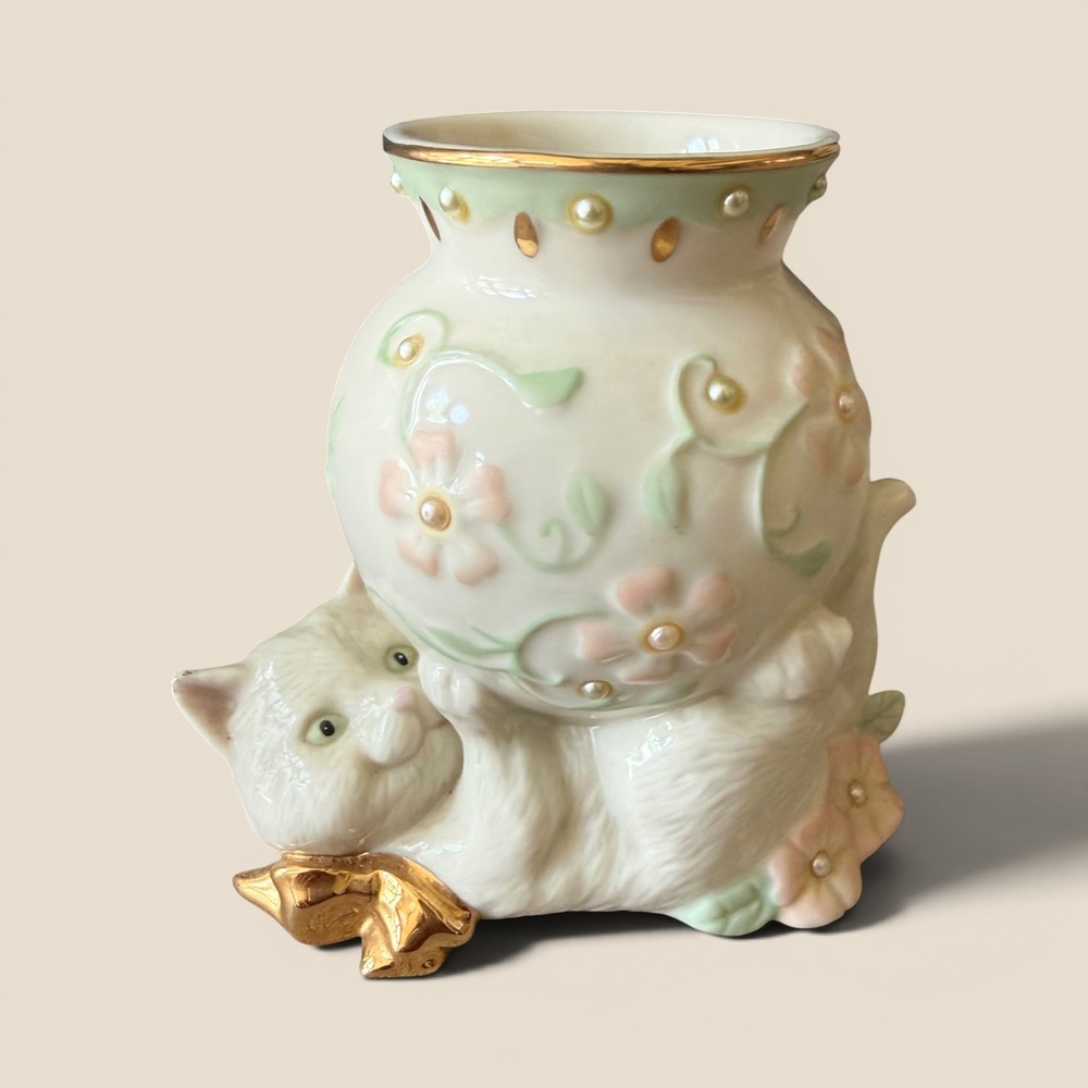 Lenox Cat Bud Vase Petals Pearls Porcelain Kitten Figurine 22K Gold Trim Pearl